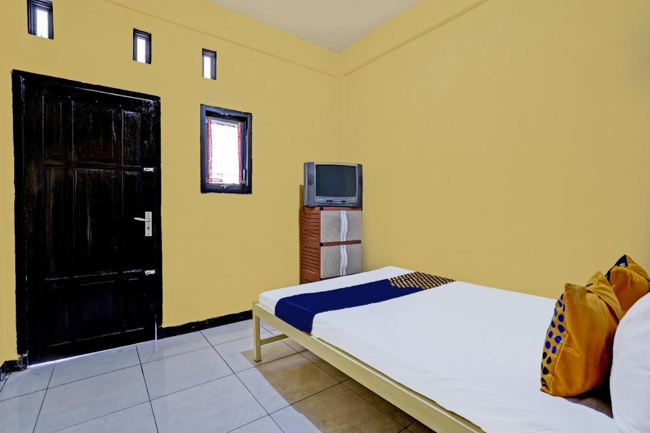 Oyo Life 91947 Kost Barokah Syariah Otel Mojokerto Dış mekan fotoğraf