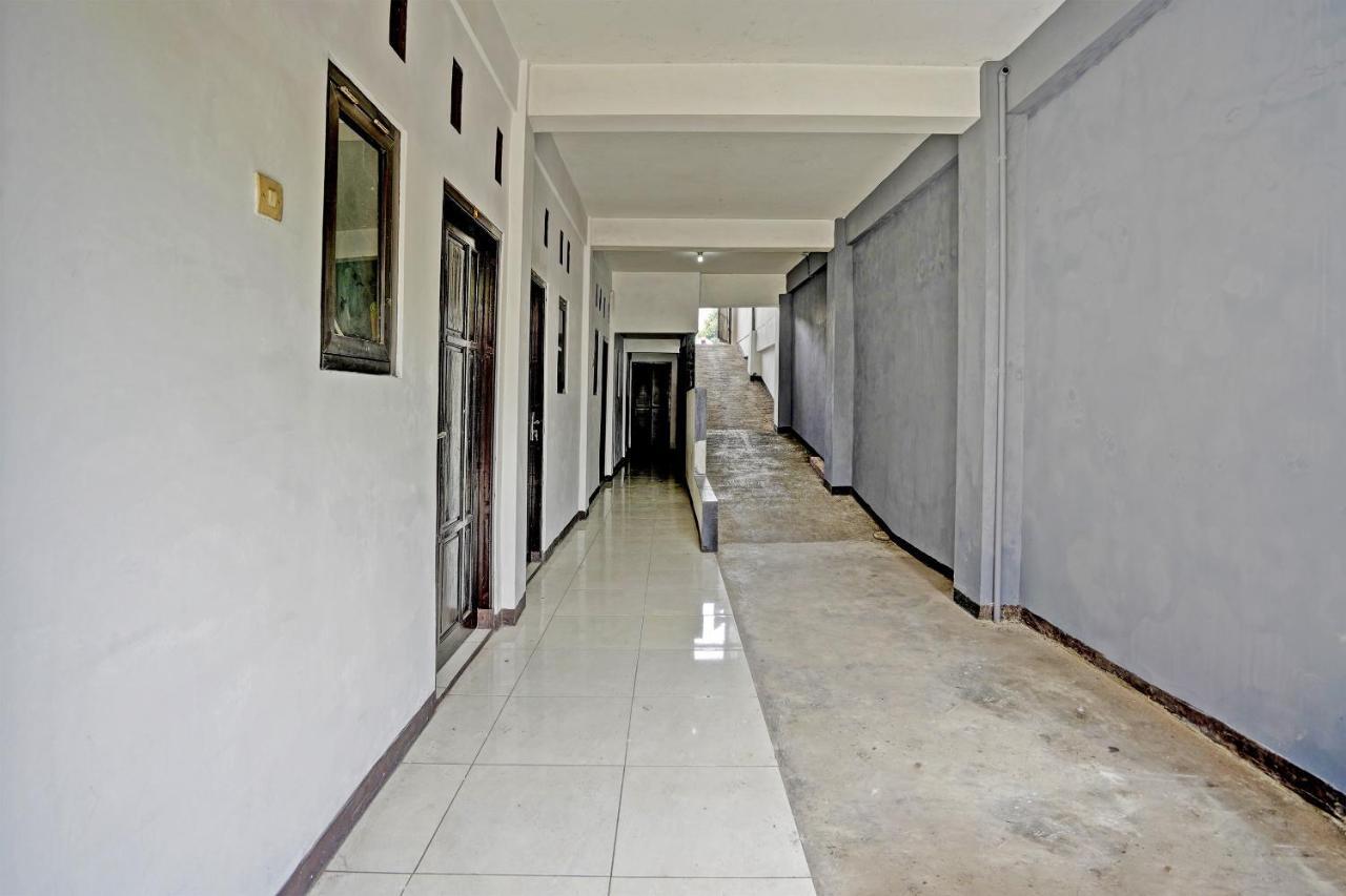 Oyo Life 91947 Kost Barokah Syariah Otel Mojokerto Dış mekan fotoğraf