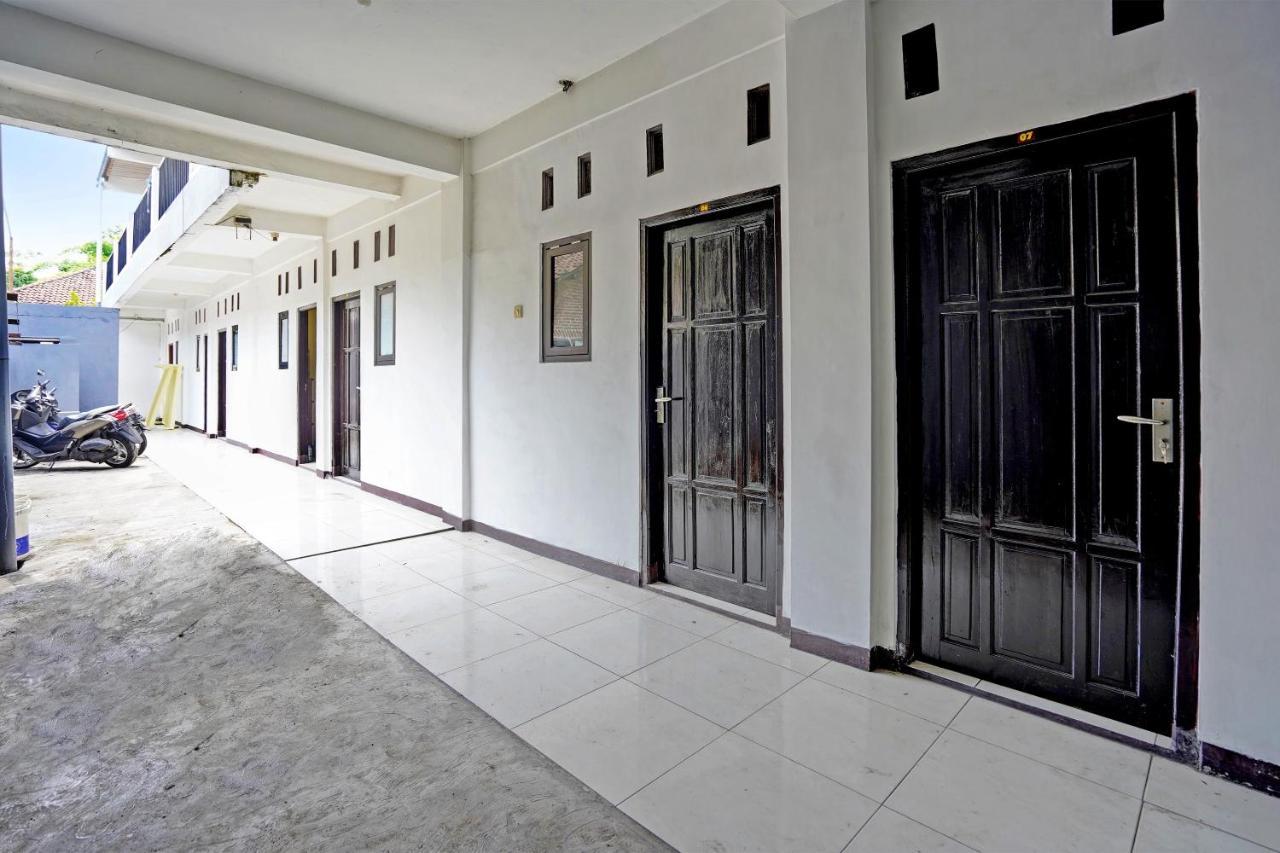 Oyo Life 91947 Kost Barokah Syariah Otel Mojokerto Dış mekan fotoğraf